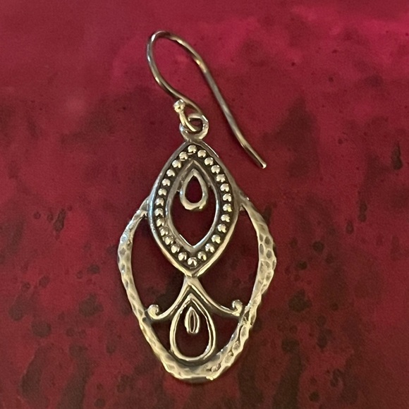 Silpada Jewelry - Silpada SINGLE EARRING ONLY Art Decor Earring